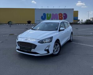 Ford Focus mașină de închiriat București vedere față